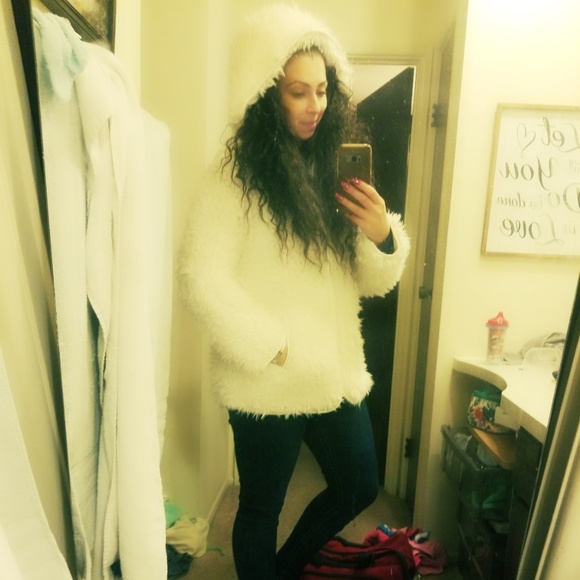 Madden Girl fluffy coat - Picture 3 of 3